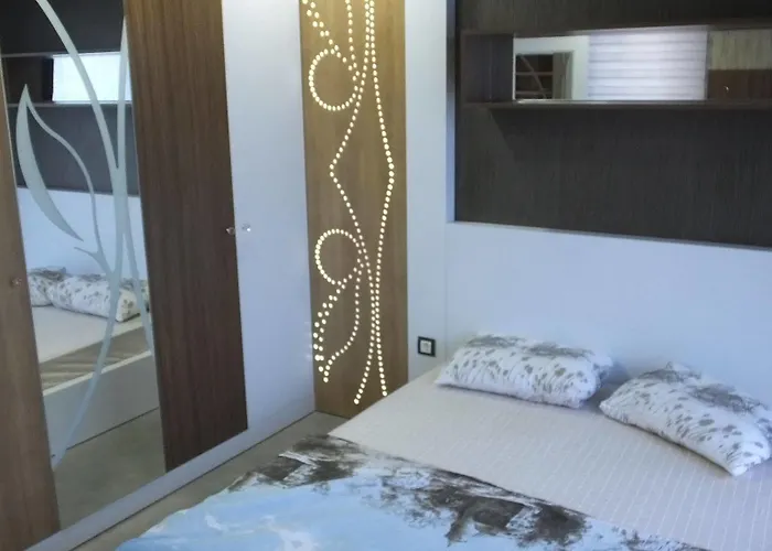 מלון Hande Homes קמר