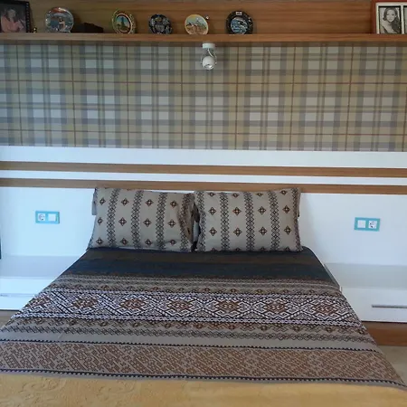 Apartment Hande Homes *