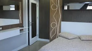 Hande Homes * كمر