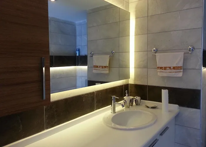 Hande Homes فندق كمر
